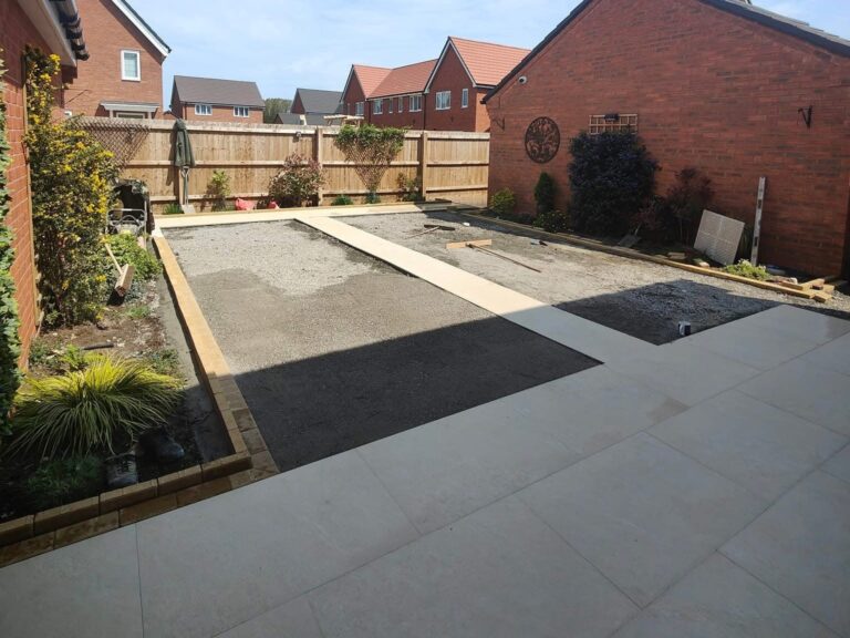Heritage Paving installed porcelain patio